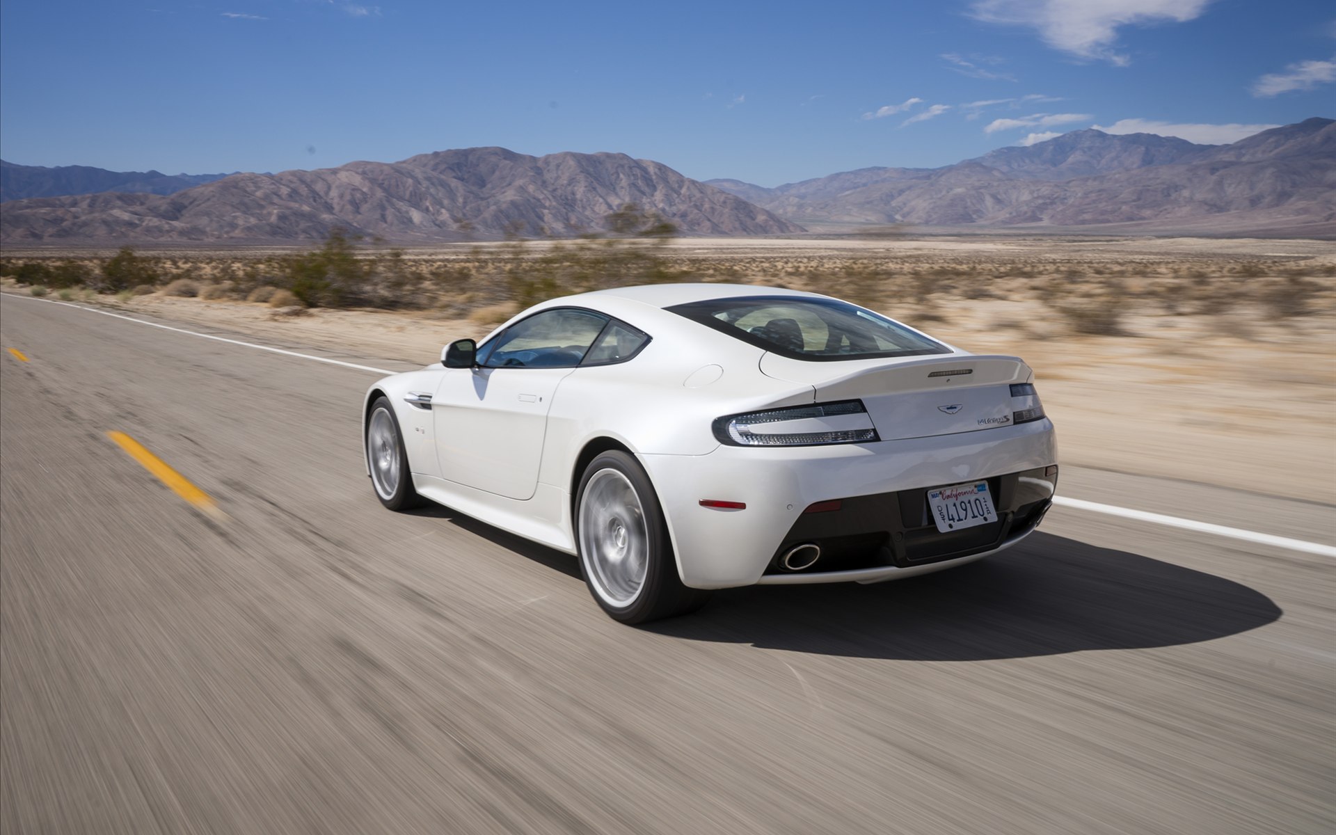 Aston Martin V12 Vantage S 2014